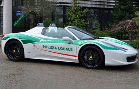Politia italiana isi mai trece in cont un supercar: un Ferrari 458 Italia Spider, confiscat de la o grupare mafiota