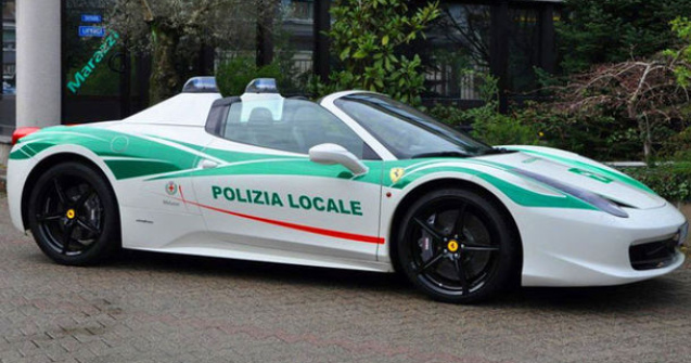 Politia italiana isi mai trece in cont un supercar: un Ferrari 458 Italia Spider, confiscat de la o grupare mafiota