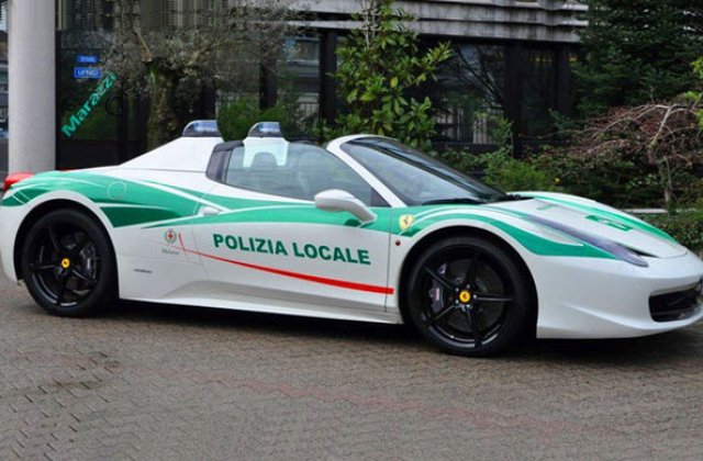 Politia italiana isi mai trece in cont un supercar: un Ferrari 458 Italia Spider, confiscat de la o grupare mafiota