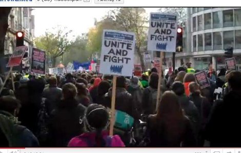 Proteste violente in Anglia: Guvernul vrea sa tripleze taxele universitare