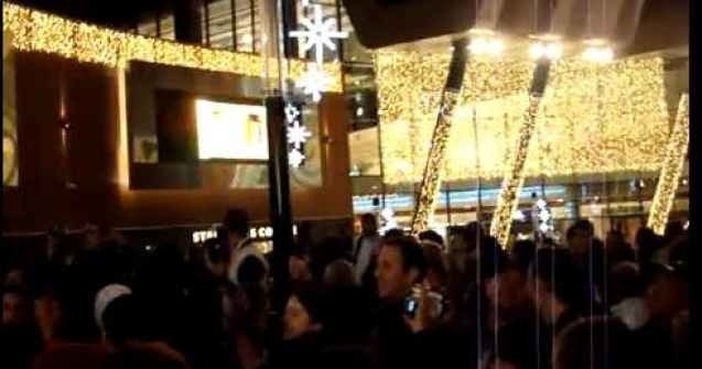  Video  Bucuresti: Cea mai mare instalatie de Craciun din lume