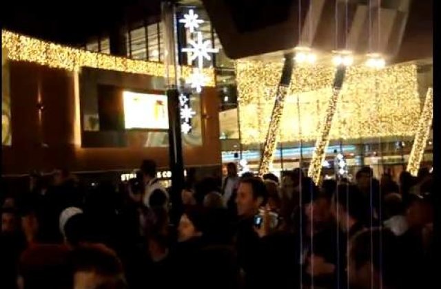 [VIDEO] Bucuresti: Cea mai mare instalatie de Craciun din lume
