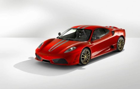 Soferul unui Ferrari a ramas fara masina dupa ce a condus cu 200 km/h!