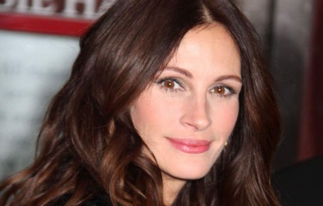  Top   Slideshow  Julia Roberts vs. Angelina Jolie: Tu pe cine ai alege?