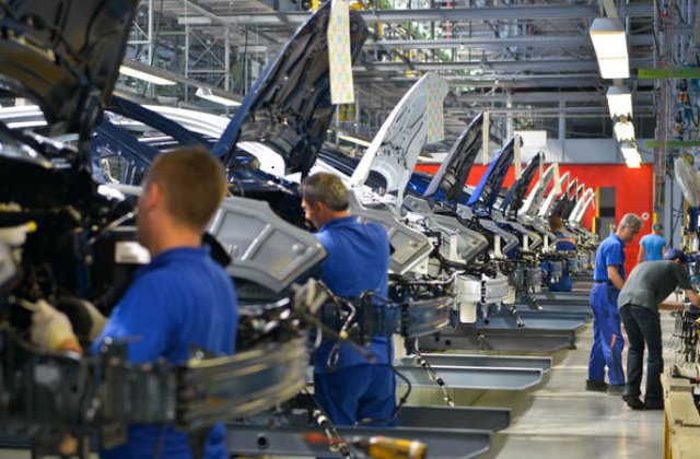 Angajari la Uzina Ford din Craiova: compania recruteaza 1000 de angajati in asteptarea productiei noului EcoSport
