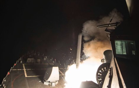 Trei militari si doi civili, ucisi in atacul american asupra bazei siriene Shayrat