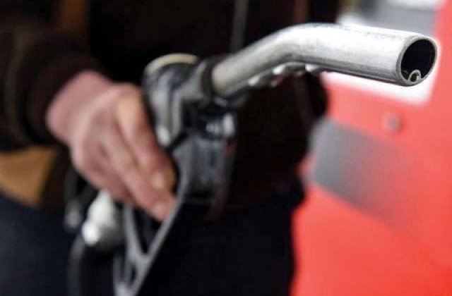 Preturile petrolului au crescut cu peste 2% dupa atacul american cu rachete in Siria