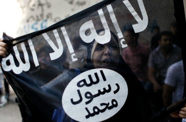 SUA au atacat Siria: Statul Islamic a profitat si a lansat un atac asupra unei baze a armatei siriene