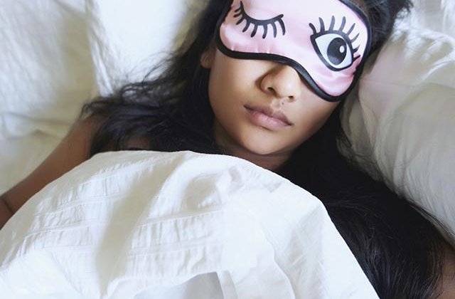 Dormitul in pielea goala ne ajuta sa slabim