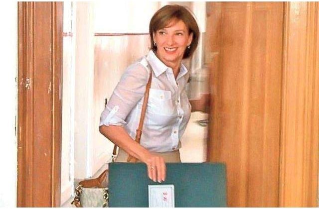 Carmen Iohannis, la slujba de Florii fara seful statului