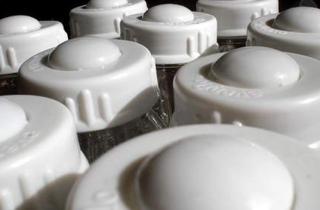 UE interzice biberoanele toxice de plastic