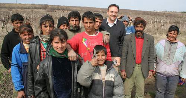 Cati romani cred ca romii pot deveni o amenintare pentru tara?