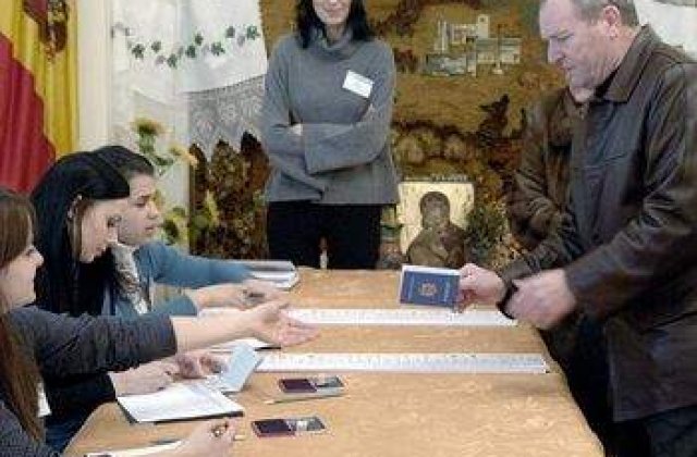 [VIDEO] Zi cruciala pentru Republica Moldova: Au inceput alegerile