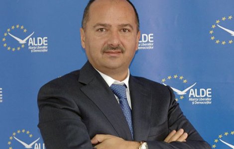 Remus Borza (ALDE): Pentru 1.000 euro pe luna vor intra in Parlament numai mediocrii si hotii; parlamentarii nu pot trai cu atatia bani