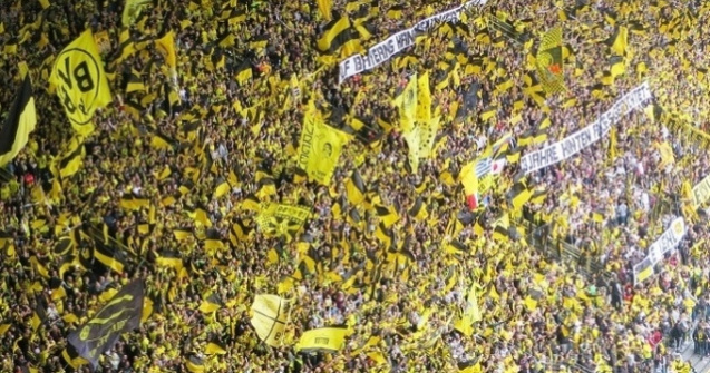  Foto  Explozii langa autocarul echipei Borussia Dortmund