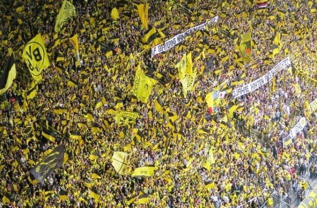 [Foto] Explozii langa autocarul echipei Borussia Dortmund. Un jucator a fost ranit si dus la spital