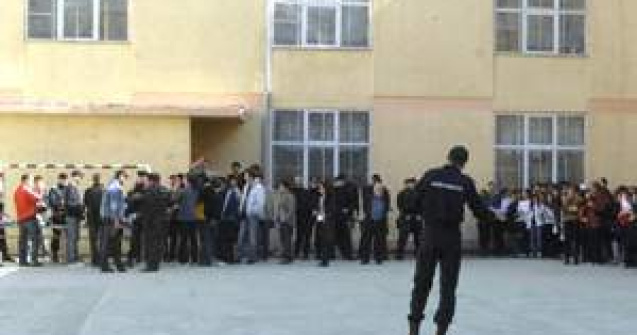 Violenta in scoli, una dintre problemele generatiei 'aici si acum'