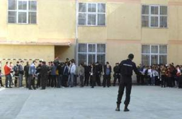 Violenta in scoli, una dintre problemele generatiei 'aici si acum'