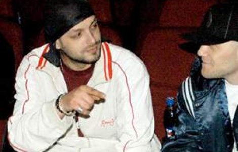 Ombladon s-a Intalnit cu iubita, pe fuga