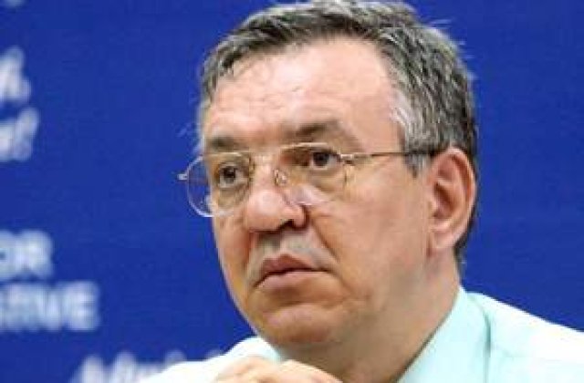 Traian Basescu a semnat decretul de revocare din functie a ministrului Muncii, Paul Pacuraru