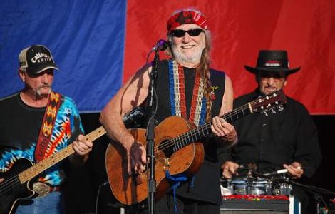 Willie Nelson, arestat pentru posesie de marijuana