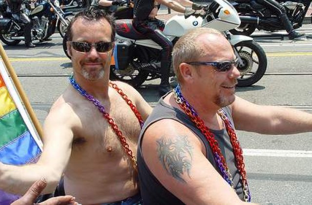 Aplicatie anti-gay pentru iPhone, interzisa de Apple