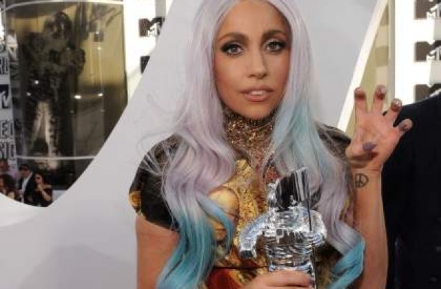 Lady Gaga lanseaza "cel mai mare album al acestui deceniu"