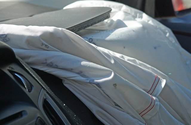 Opt romani, raniti intr-un accident in Italia