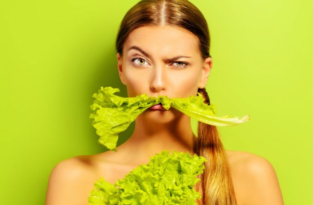 Evita-le! 5 obiceiuri banale care te ingrasa