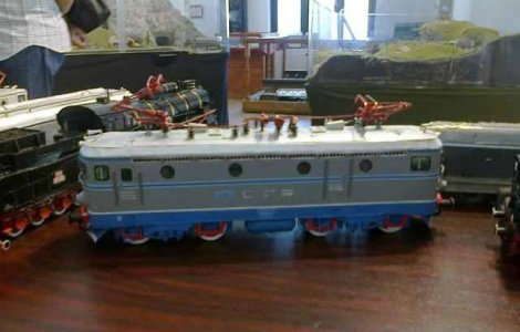 REPORTAJ: Singura fabrica de machete de trenuri din Romania livreaza vagoane si locomotive de colectie in peste 50 de tari