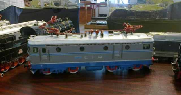 REPORTAJ: Singura fabrica de machete de trenuri din Romania