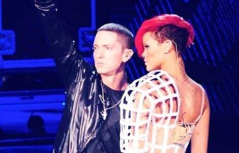  Top   Slideshow  Eminem, 10 nominalizari la premiile Grammy