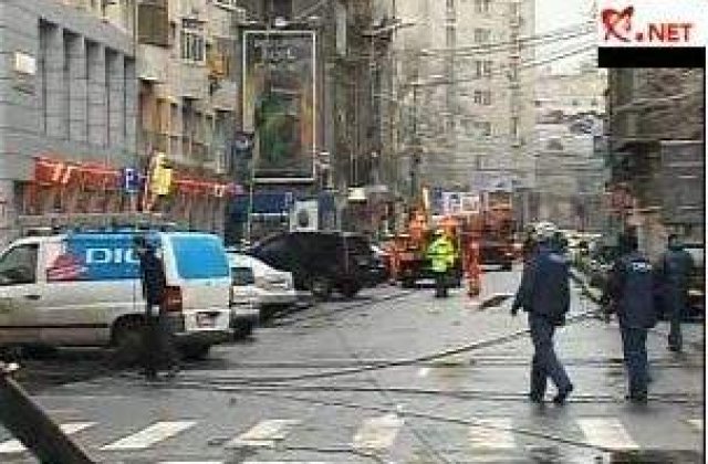 [VIDEO] Doi stalpi de inalta tensiune au cazut in centrul Capitalei