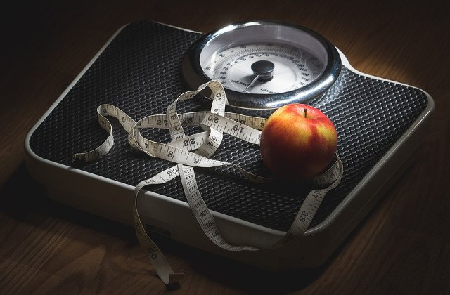 10 sfaturi de top pentru a slabi dupa Paste. Aceste trucuri chiar functioneaza!