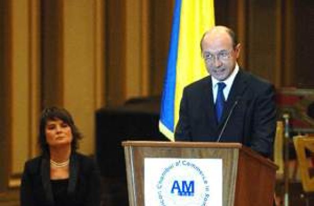 Basescu a atacat clasa politica