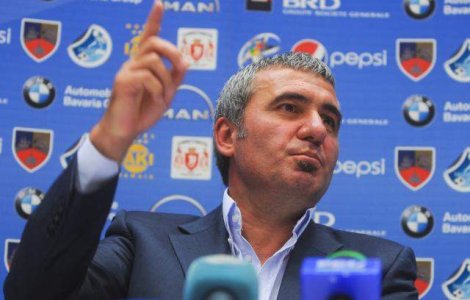 Hagi, "amenintat" cu concedierea
