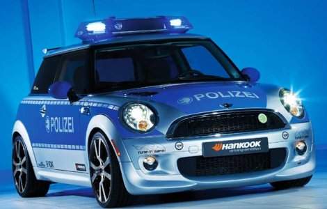 Mini E Polizei. Cu masina electrica dupa infractori