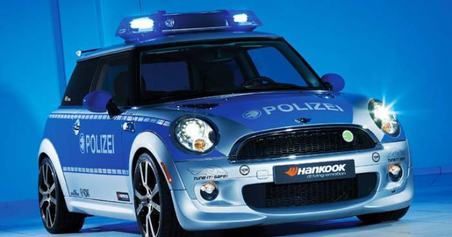 Mini E Polizei. Cu masina electrica dupa infractori
