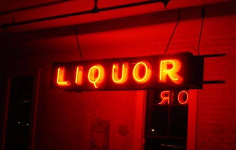 Cezar Preda vrea sa interzica accesul adolescentilor in baruri