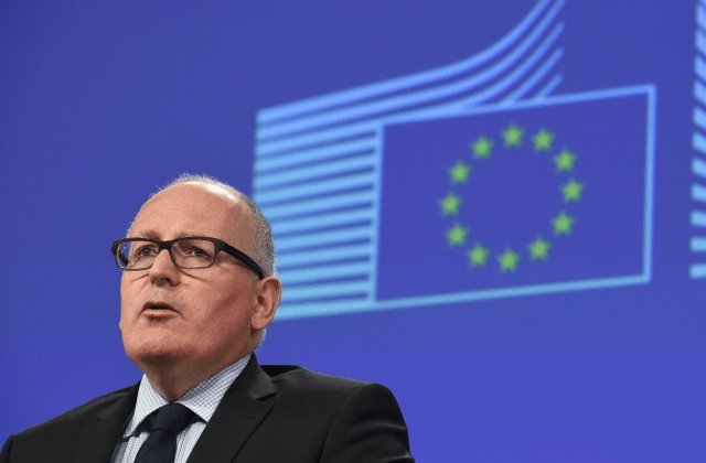 Frans Timmermans vine in Romania