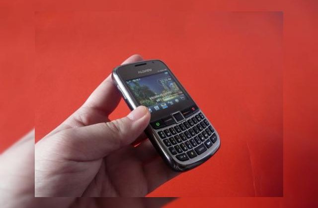 Decizie istorica. Un tribunal a recunoscut legatura dintre telefon si cancer