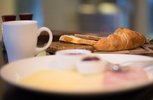 Top 7 alimente pe care sa nu le mai consumi NICIODATA la micul dejun