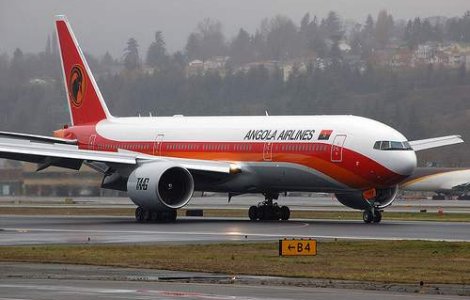 Un avion a pierdut mai multe piese in timp ce survola o localitate portugheza