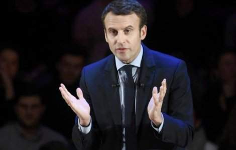 Emmanuel Macron, un OZN politic, "nici de dreapta, nici de stanga"