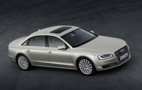 Noul Audi A8 va decide singur cand sa vireze, accelereze si franeze, dar inca nu poate fi folosit legal pe drumuri publice