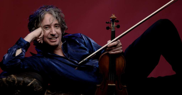 Dirijorul orchestrei Johann Strauss Ensemble si-a vandut casa pentru a cumpara o vioara