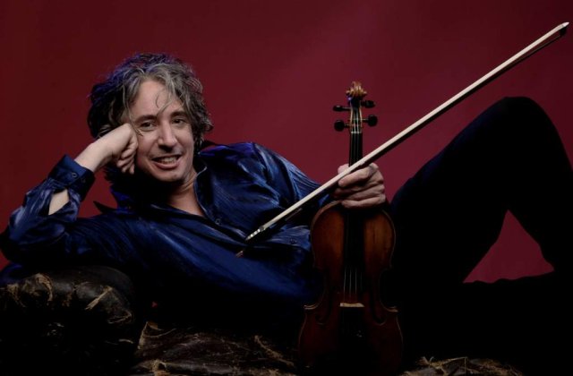 Dirijorul orchestrei Johann Strauss Ensemble si-a vandut casa pentru a cumpara o vioara