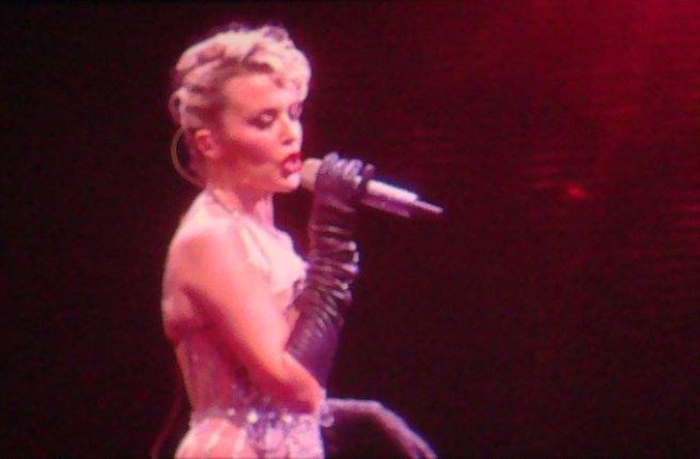 Kylie Minogue vrea sa devina mamica