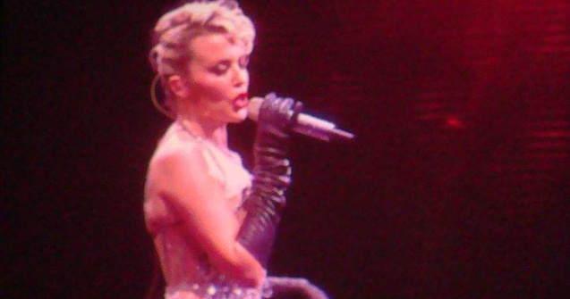 Kylie Minogue vrea sa devina mamica