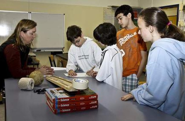 SUA: Studenti romani, abuzati sexual sau amenintati cu moartea